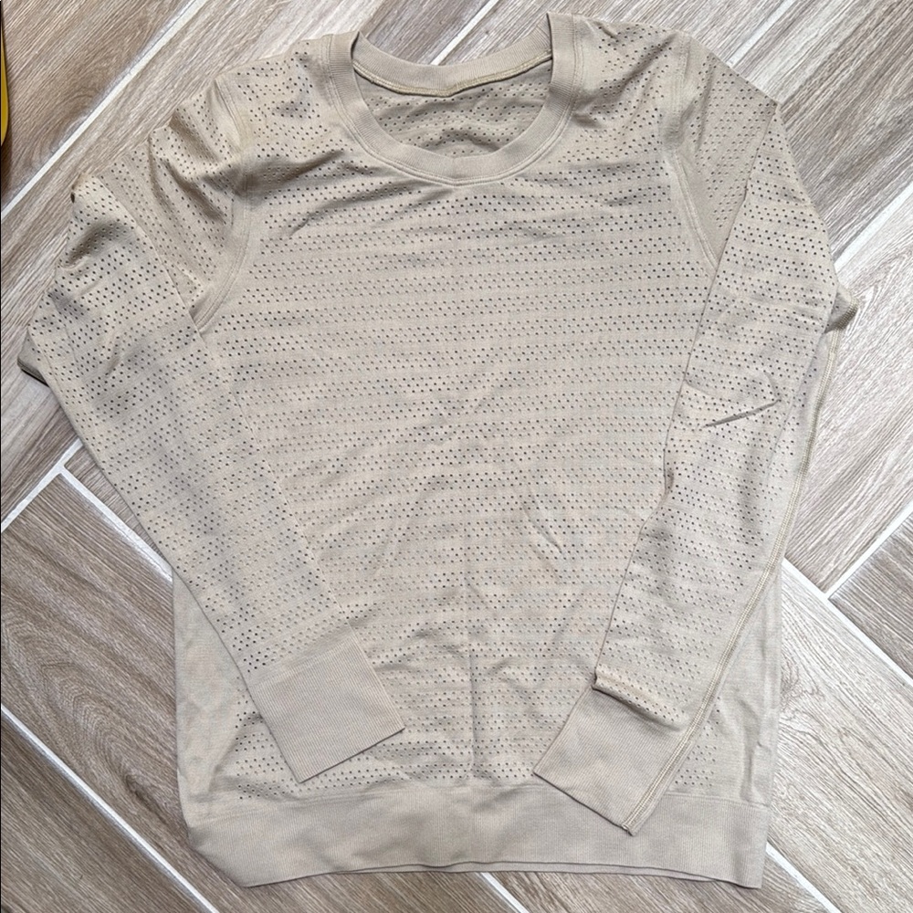lululemon athletica Beige Swiftly Long Sleeve Tee